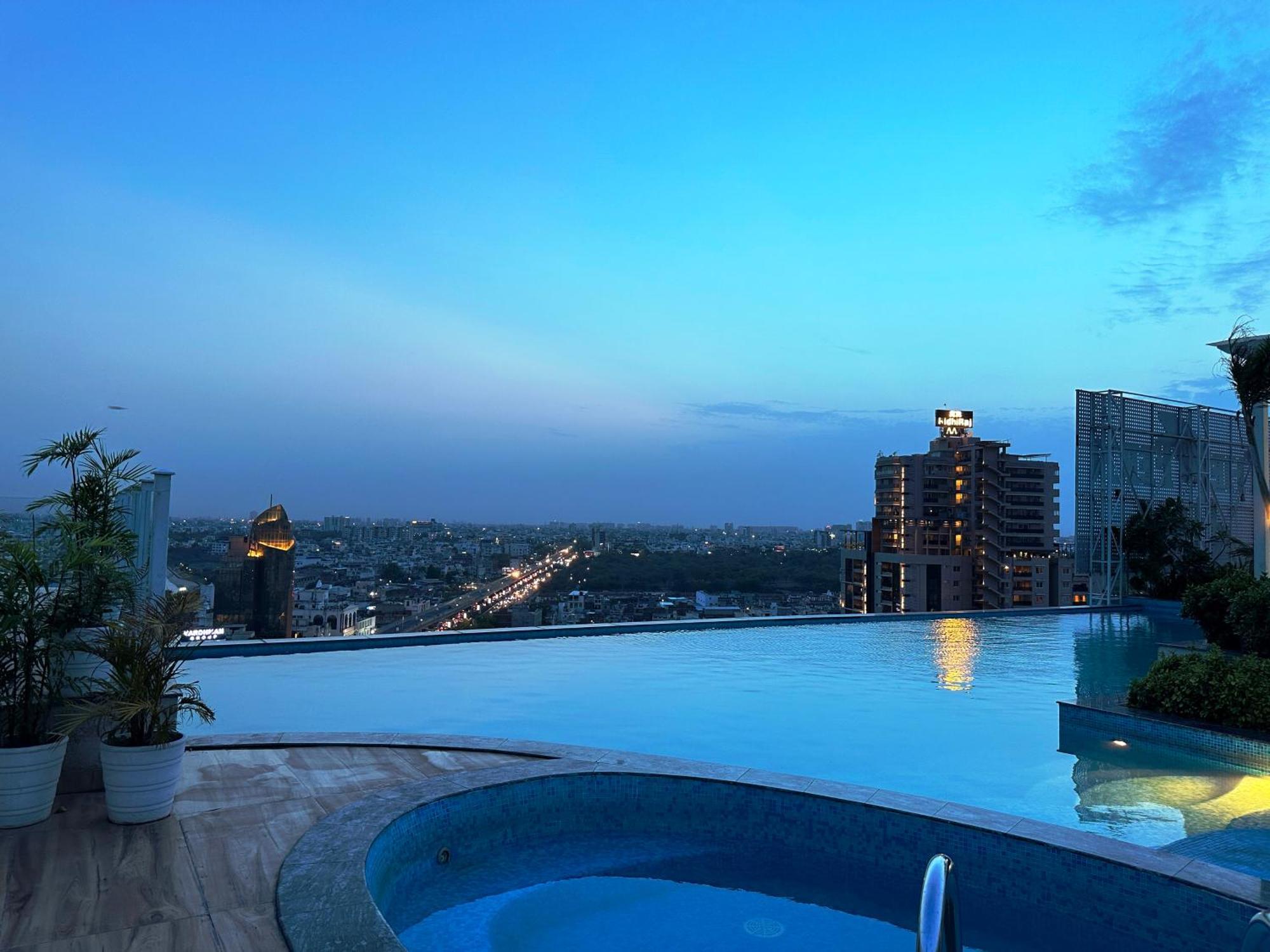 Richi-Rich Aparthotel Divisione di Divisione di Jaipur Esterno foto